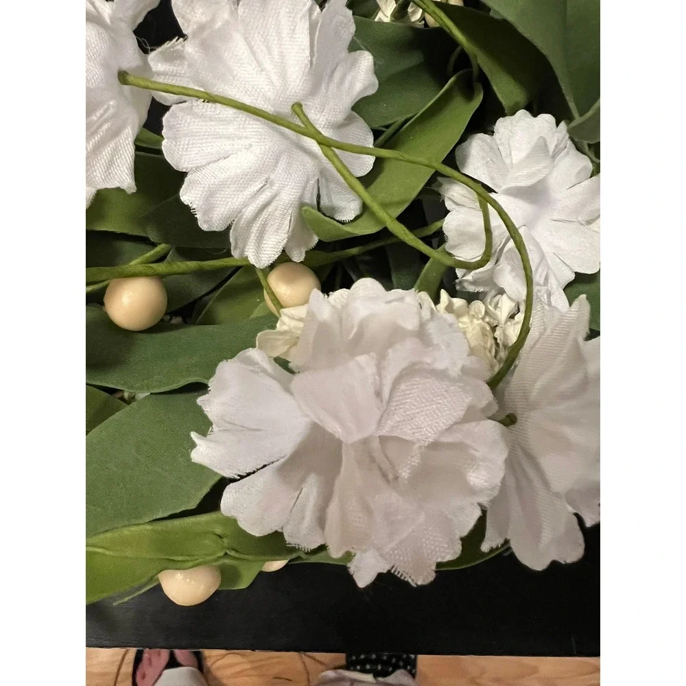 Naturals Brands Floral Wreath Home‎ 16in Green White NWOT Grapevine Rustic